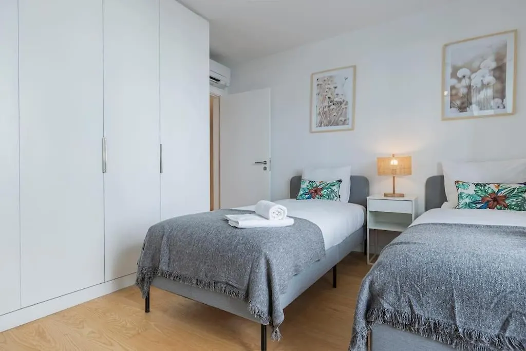 Апартаменты Campolide Lovely 2 Bedroom By Innkeeper Лиссабон